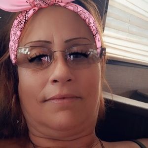 Meet your Posher, Joan